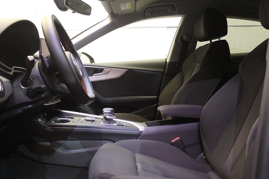 Vehicle Image 9