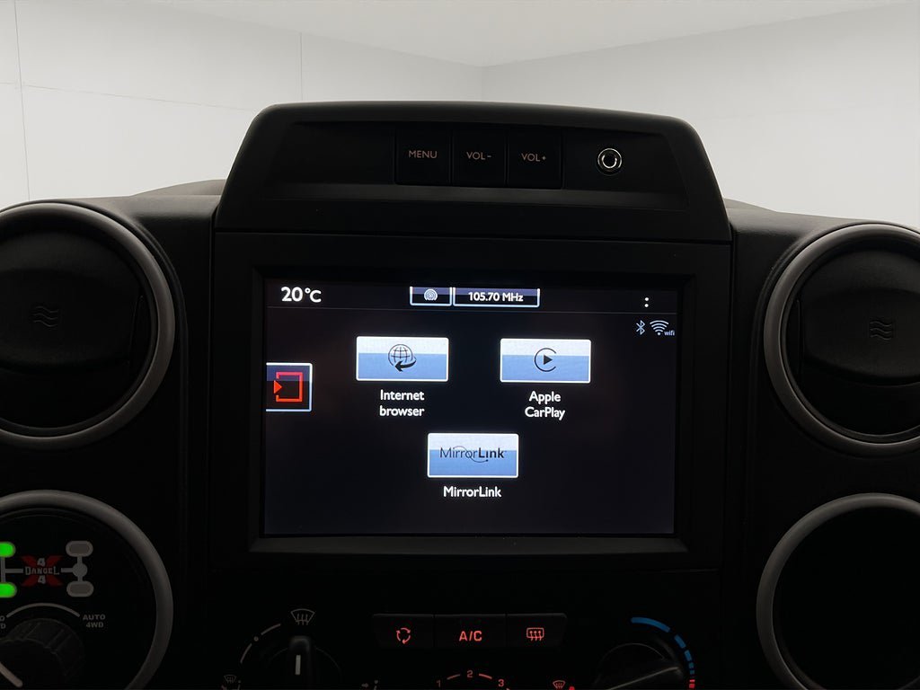 Vehicle Image 19