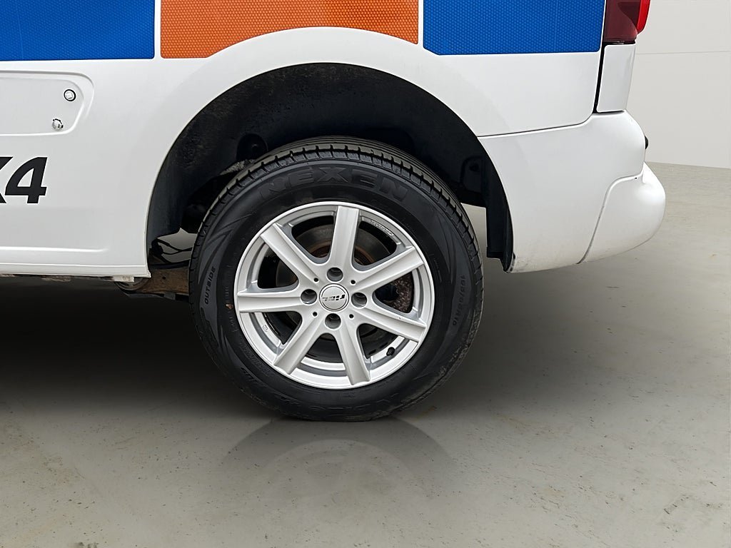 Vehicle Image 28