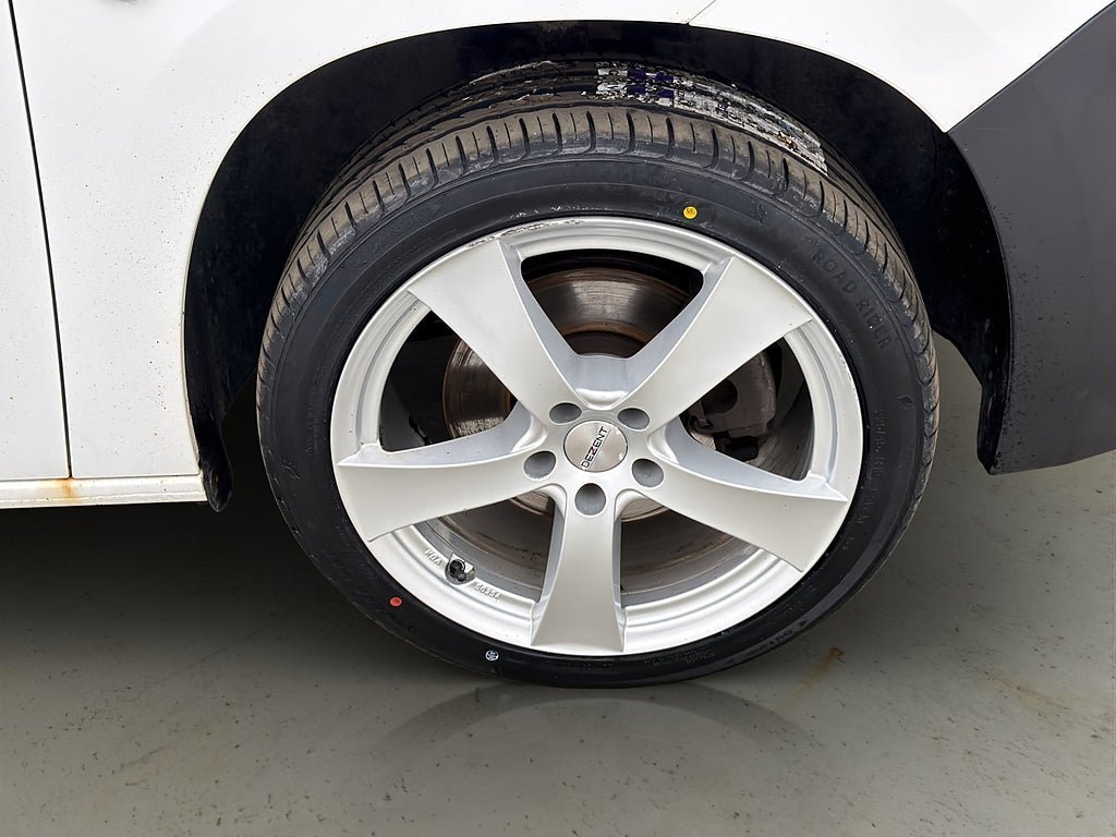Vehicle Image 30