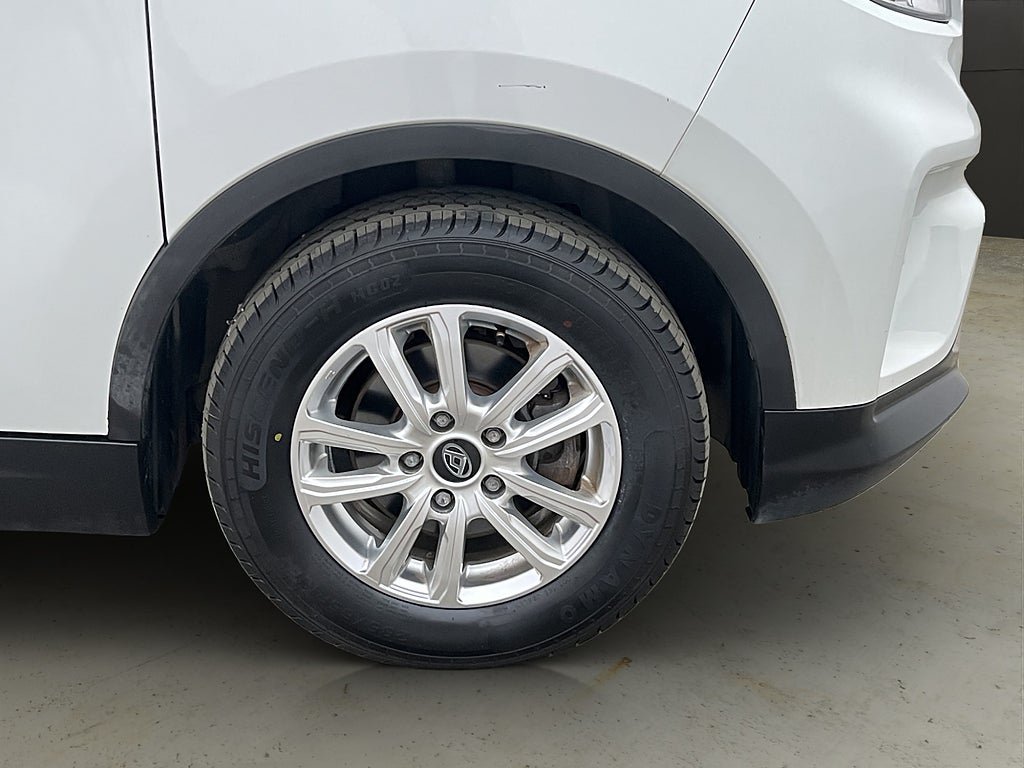 Vehicle Image 31