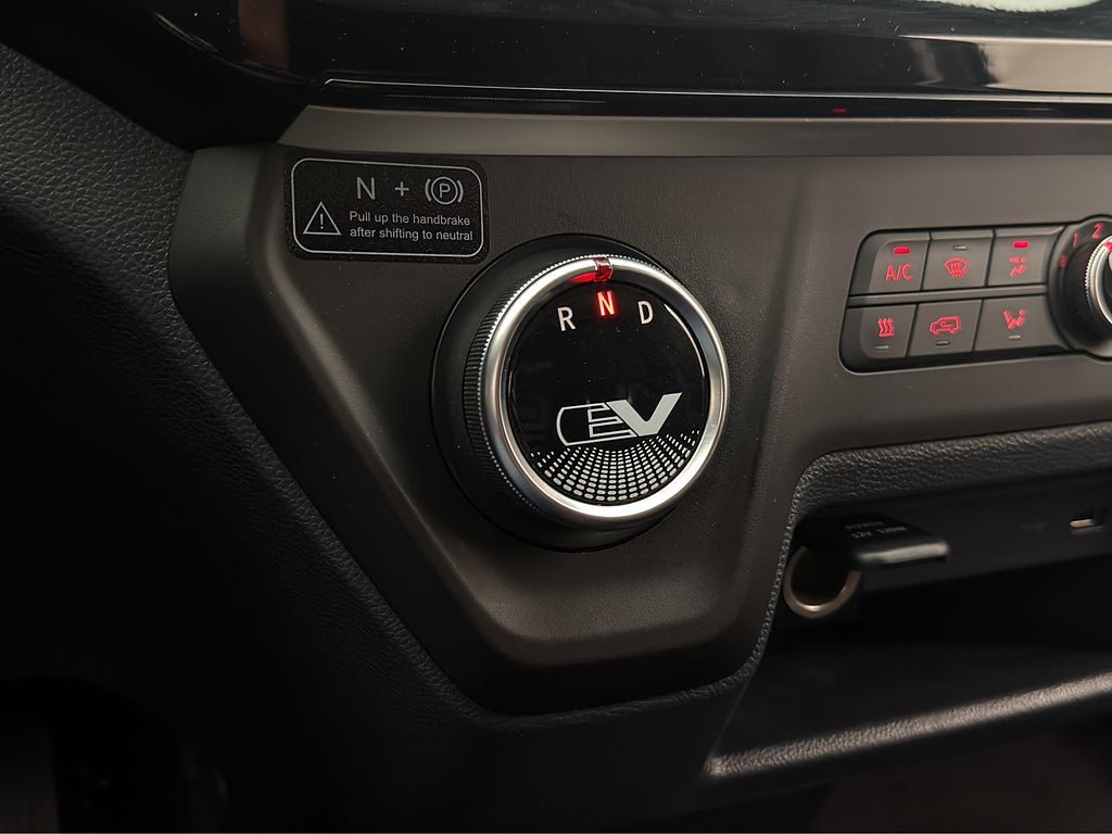Vehicle Image 24