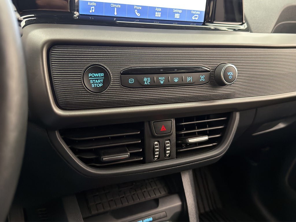 Vehicle Image 24