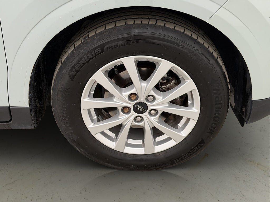 Vehicle Image 32