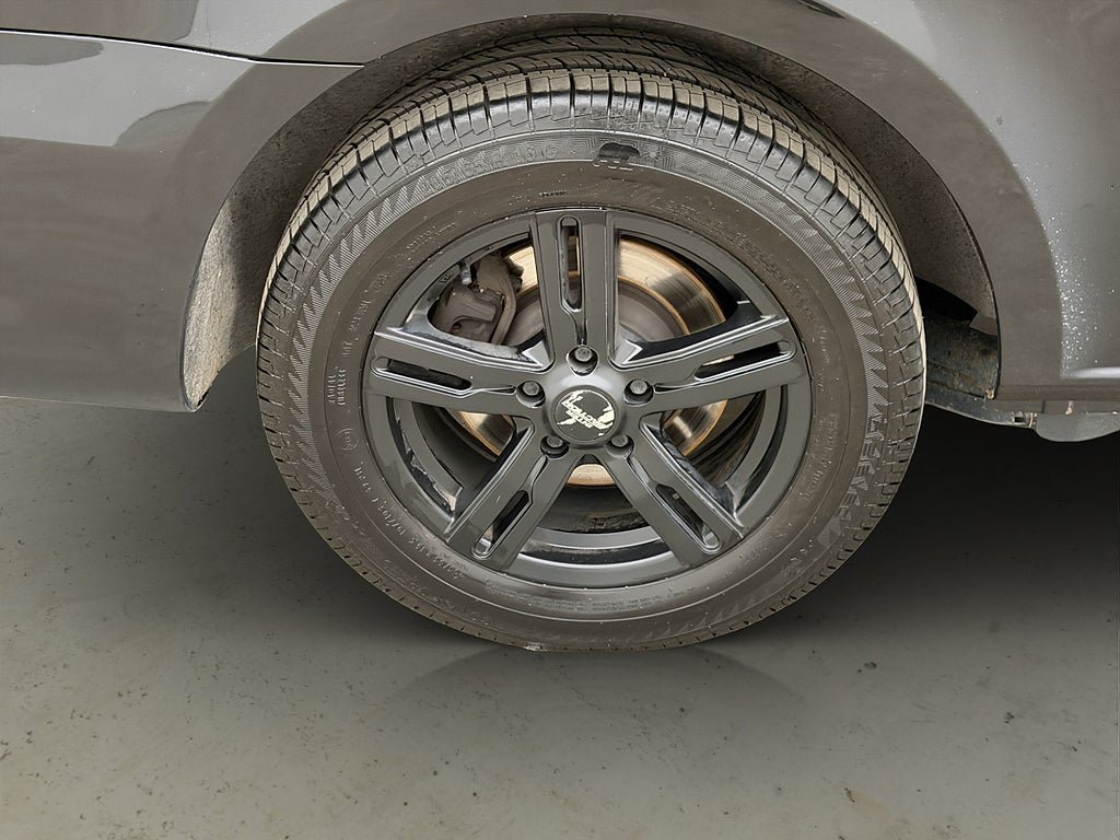 Vehicle Image 30