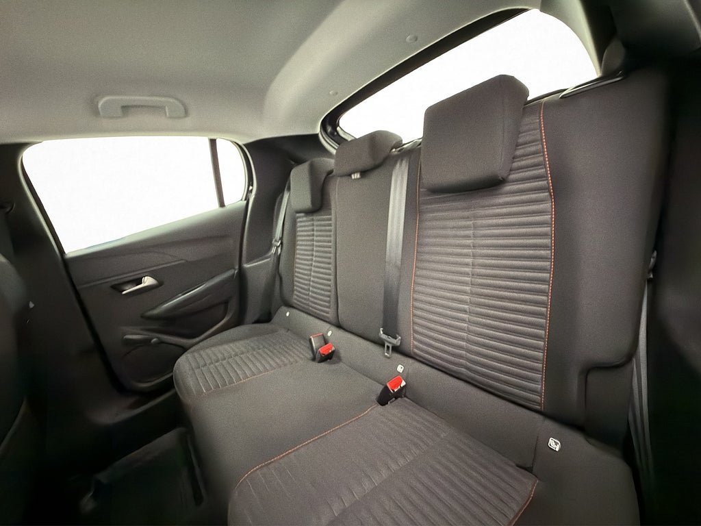 Vehicle Image 23