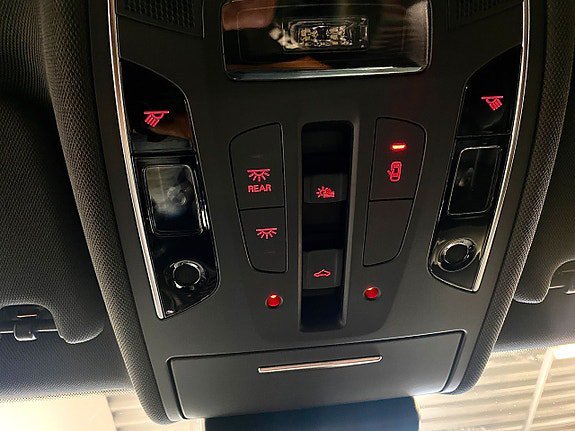 Vehicle Image 26