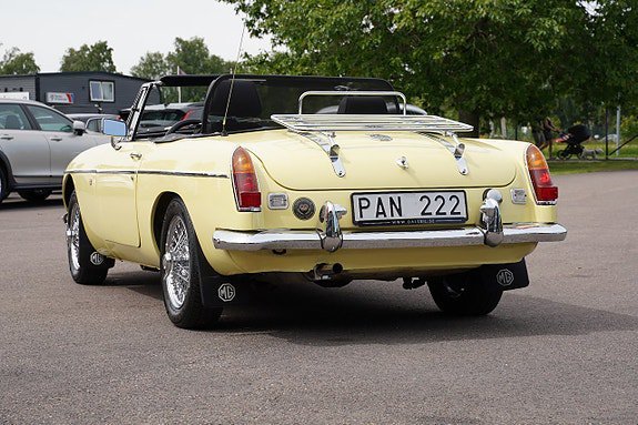 Vehicle Image 26