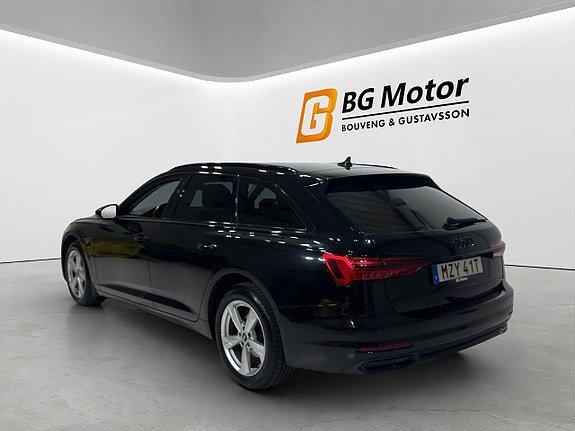 Vehicle Image 6