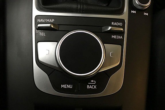 Vehicle Image 27