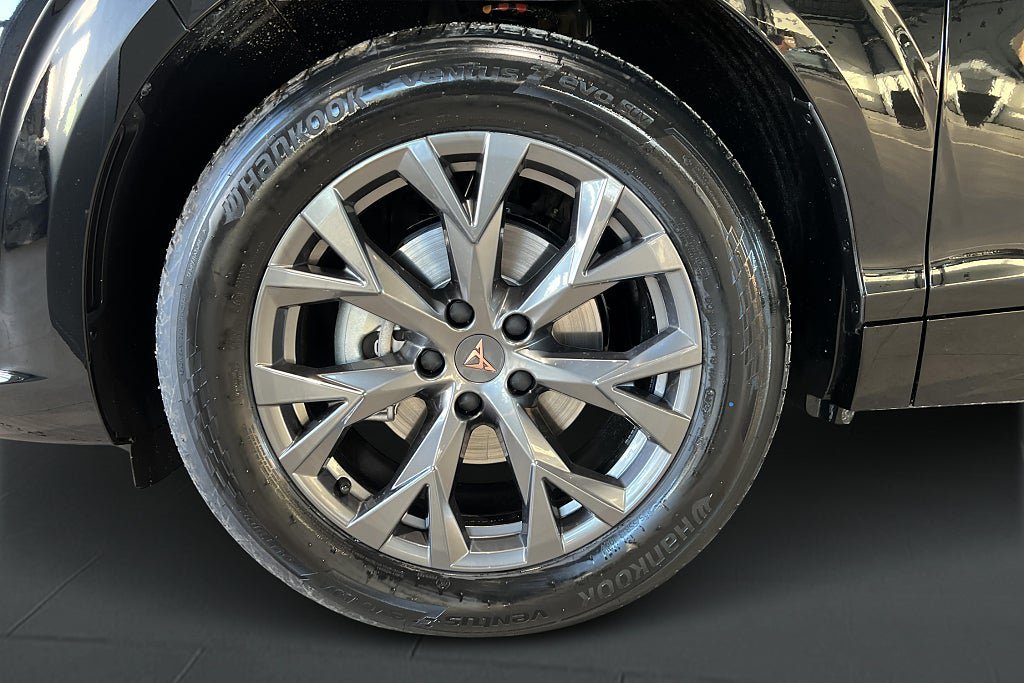 Vehicle Image 25