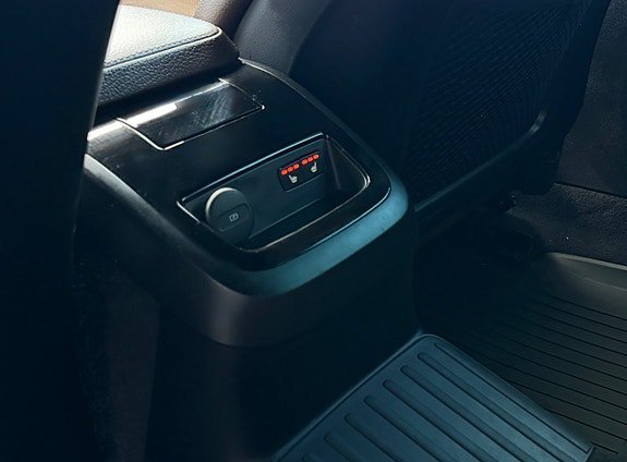 Vehicle Image 30