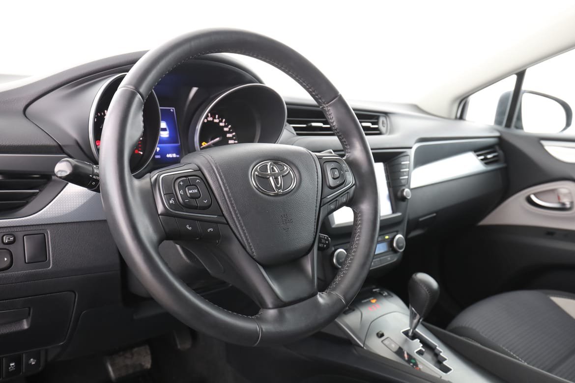 Vehicle Image 12