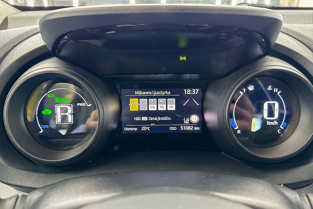 Vehicle Image 16