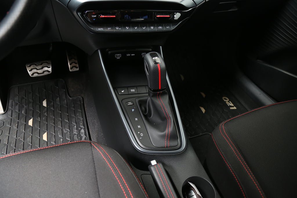 Vehicle Image 22