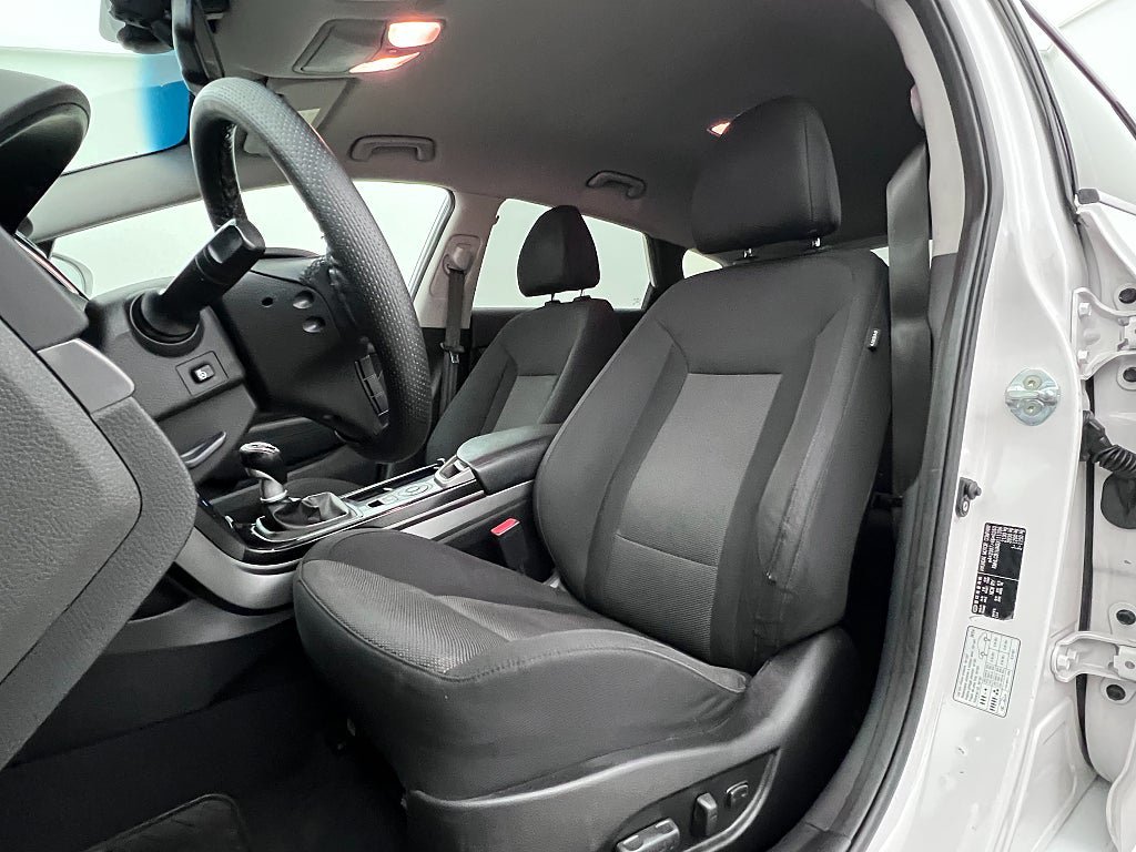 Vehicle Image 15