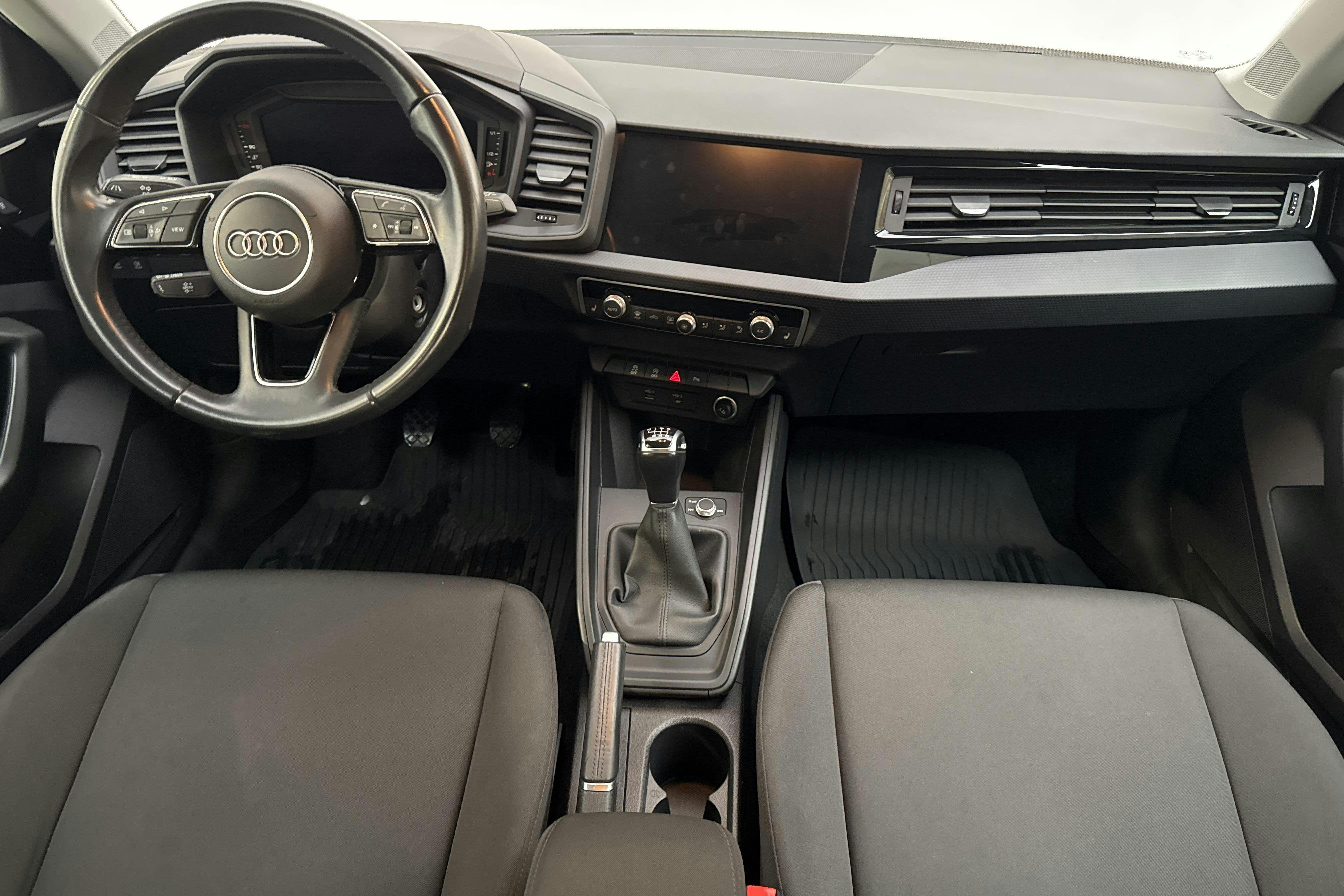 Vehicle Image 6