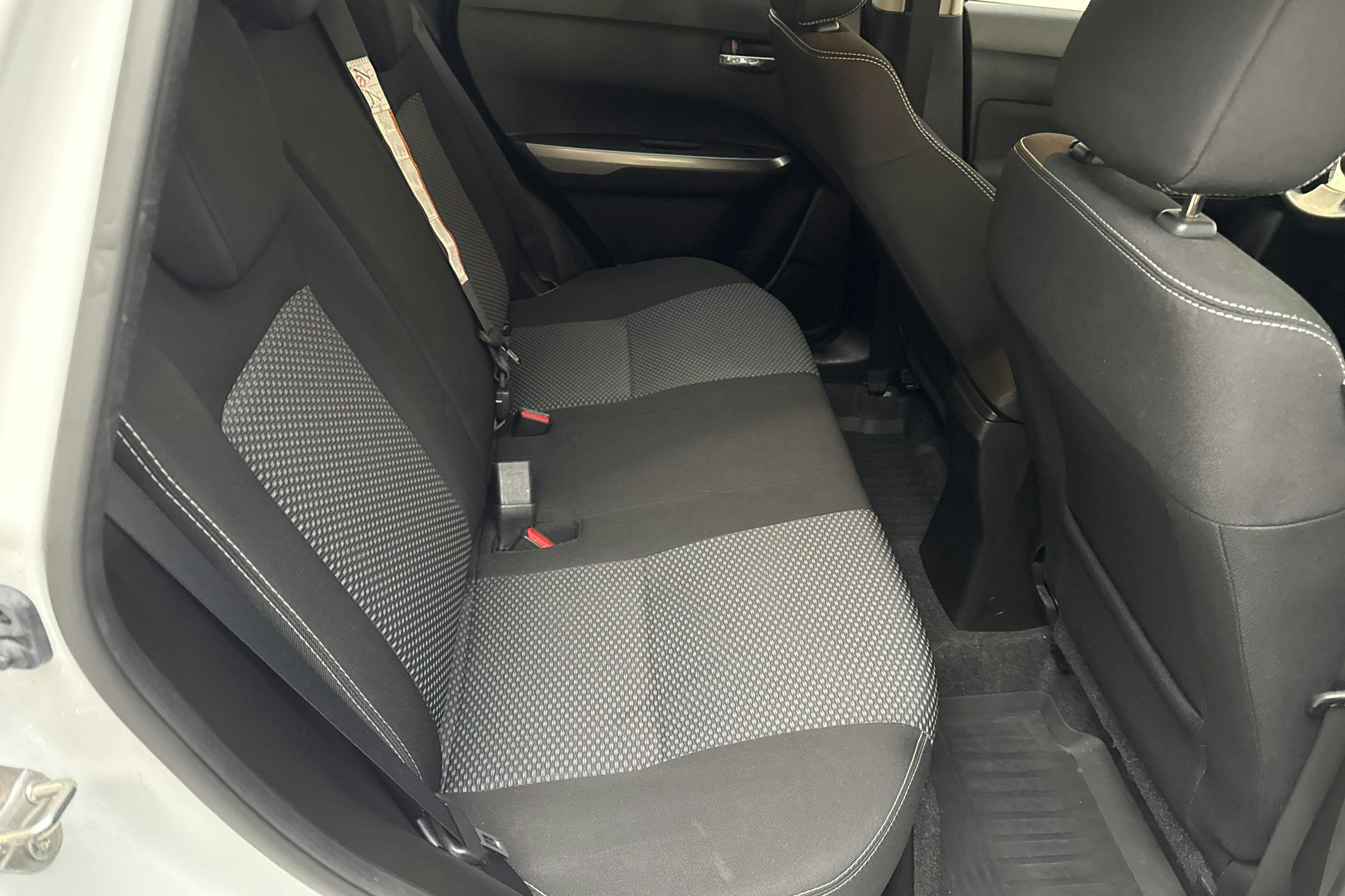 Vehicle Image 8