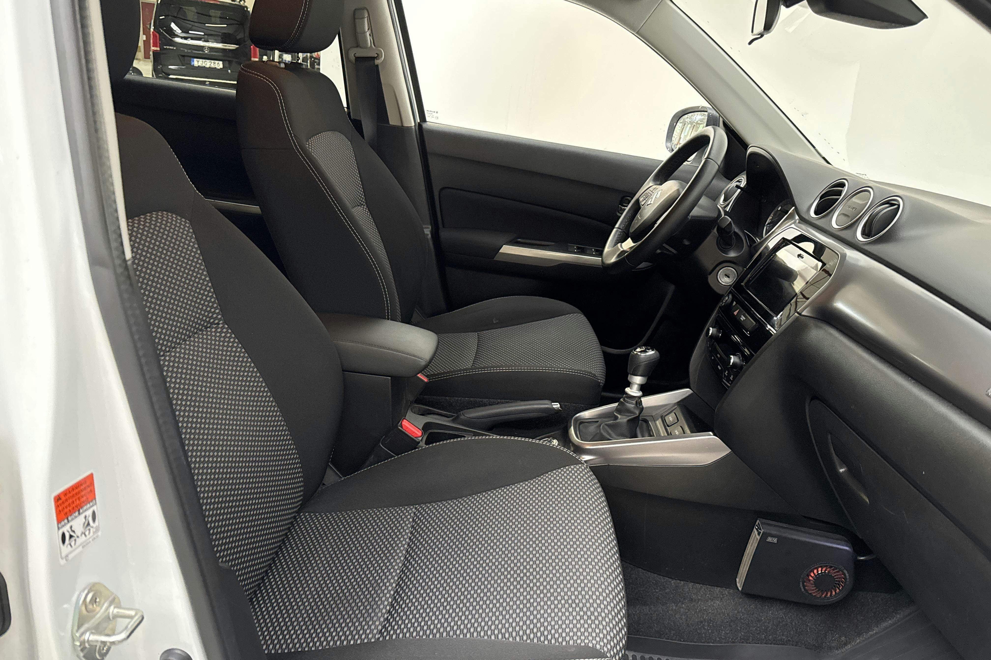Vehicle Image 7