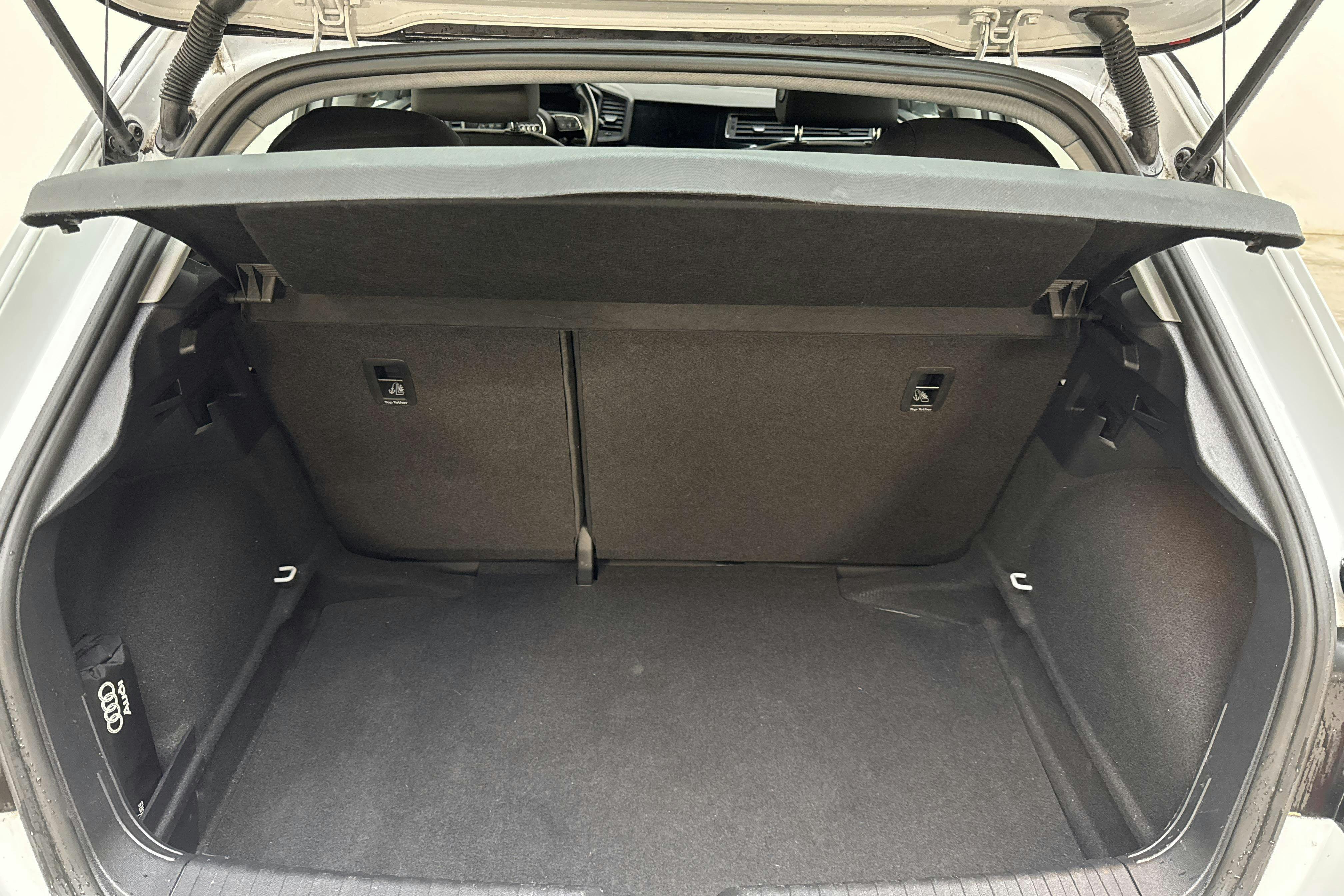 Vehicle Image 9