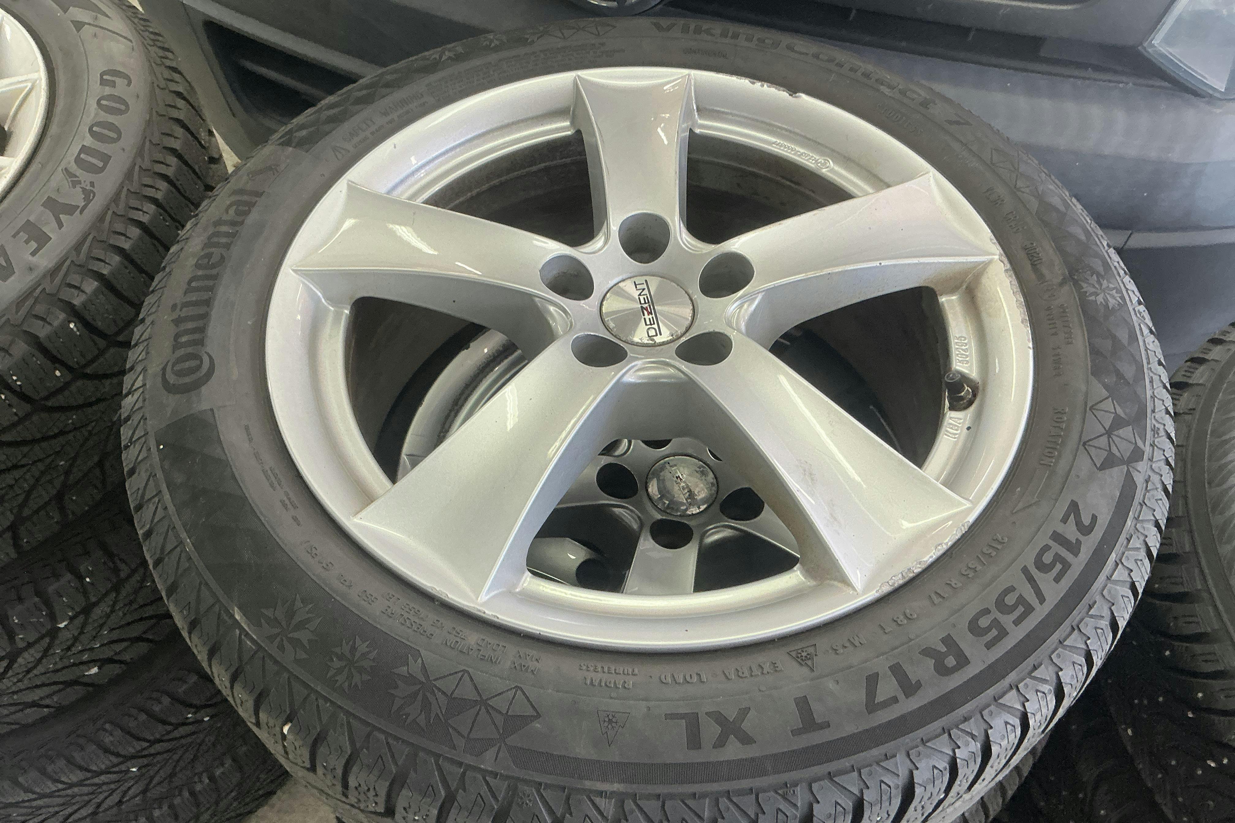Vehicle Image 15
