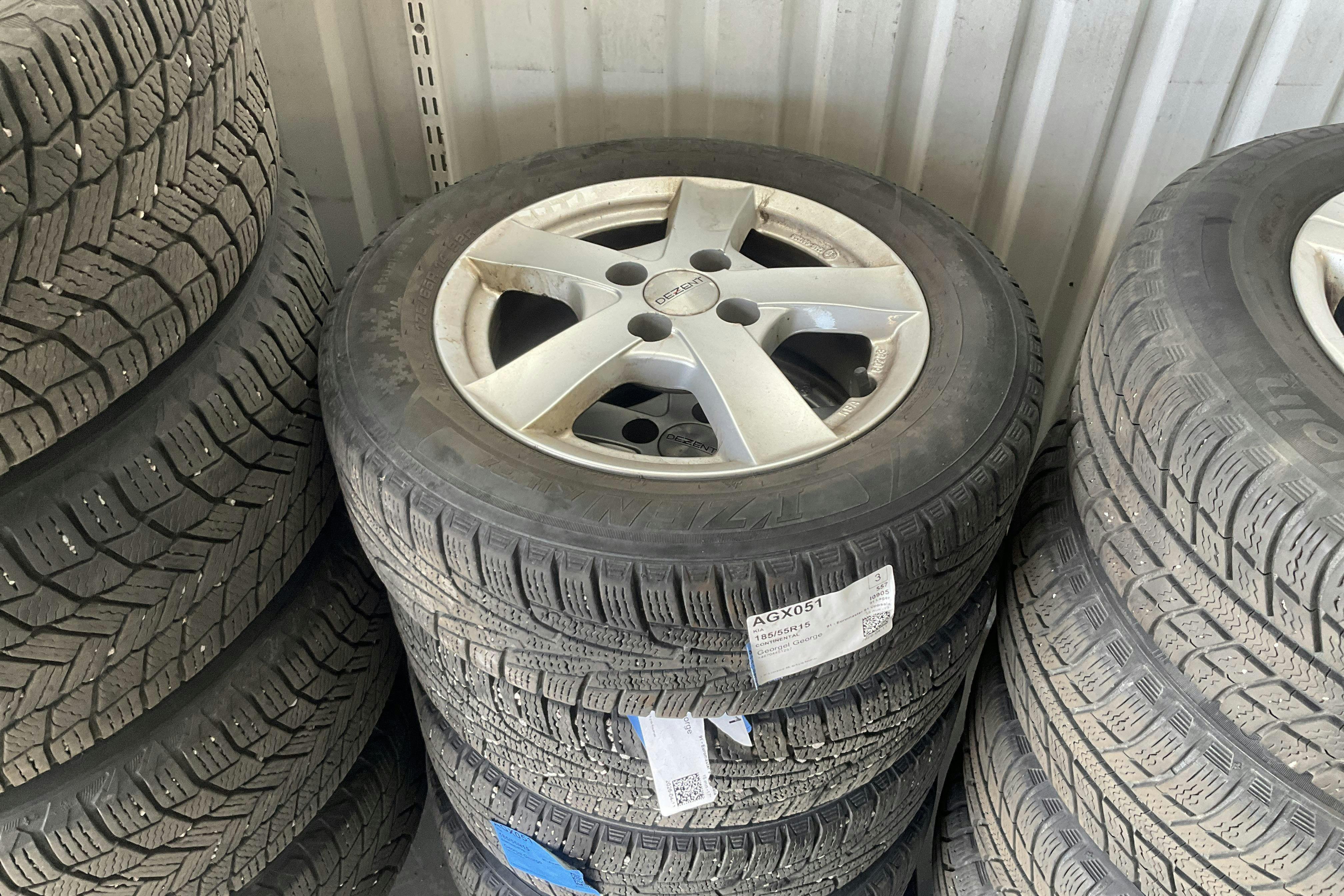 Vehicle Image 12