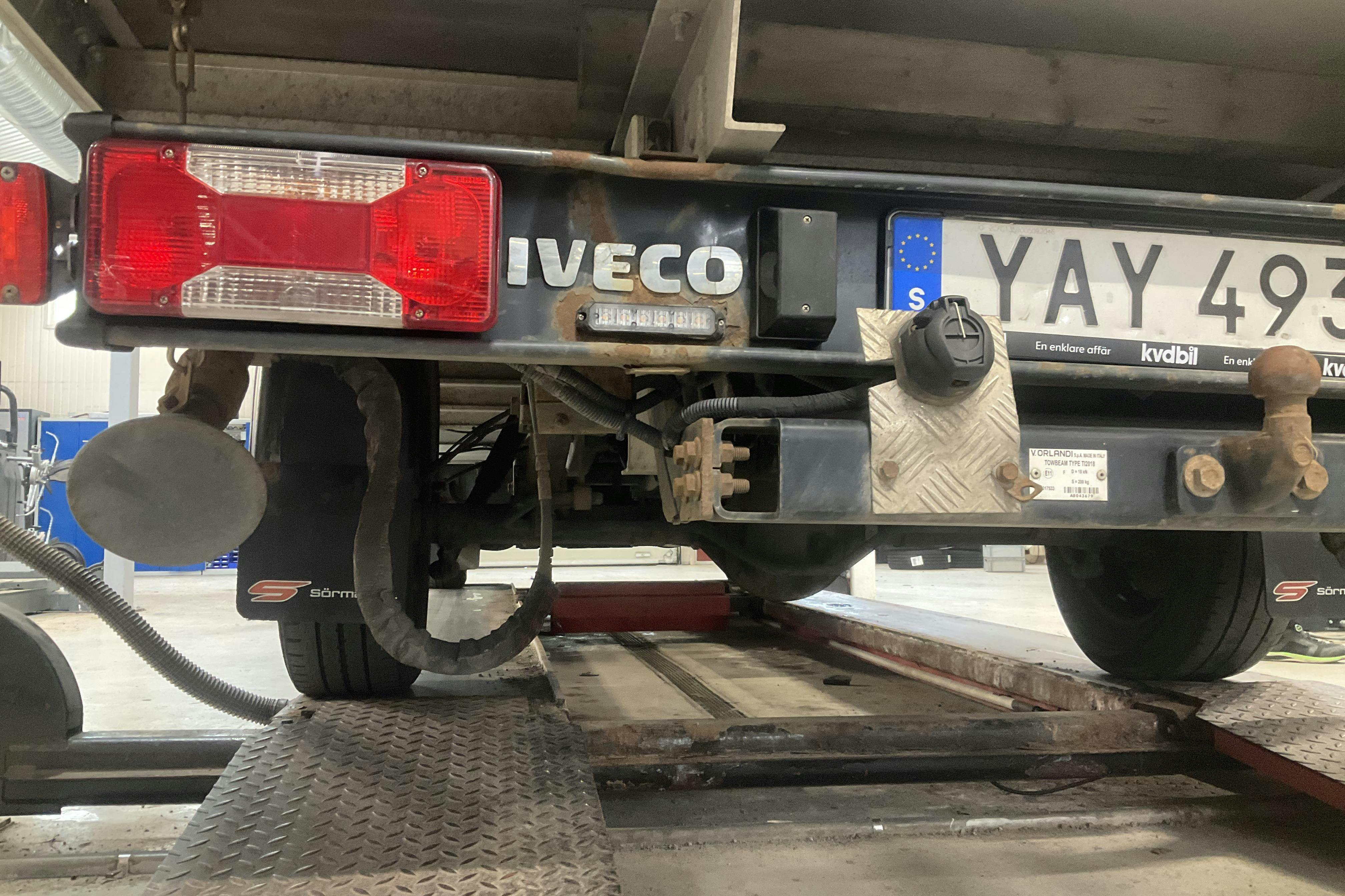 Vehicle Image 25