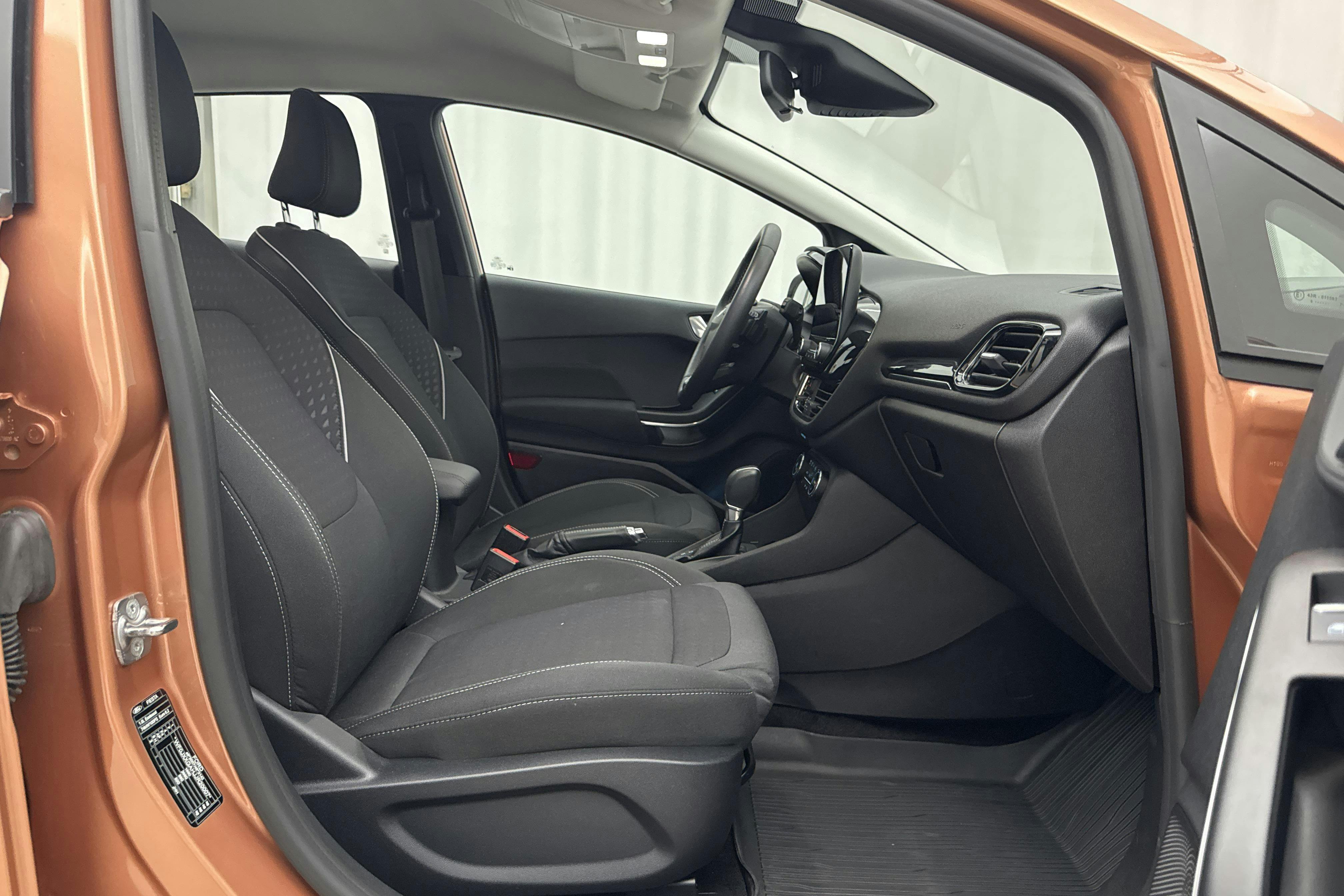 Vehicle Image 7
