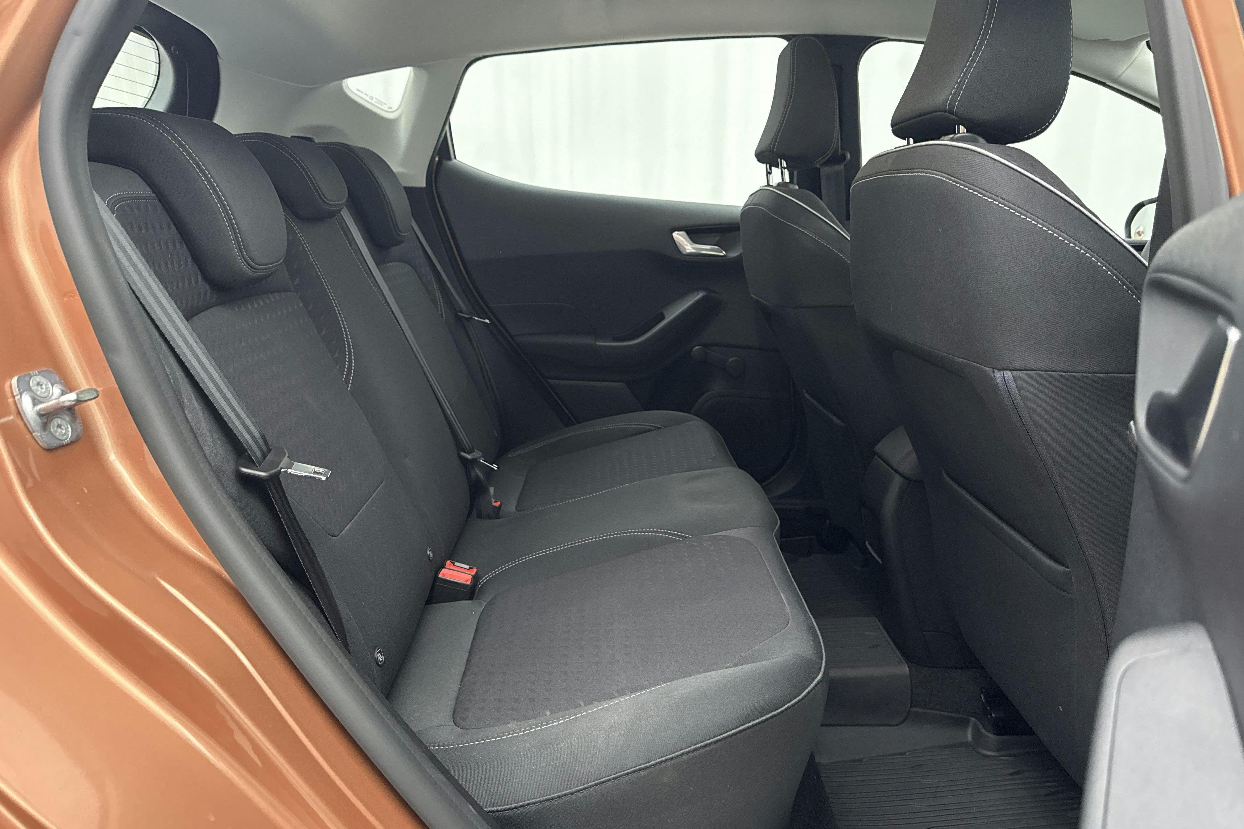Vehicle Image 8