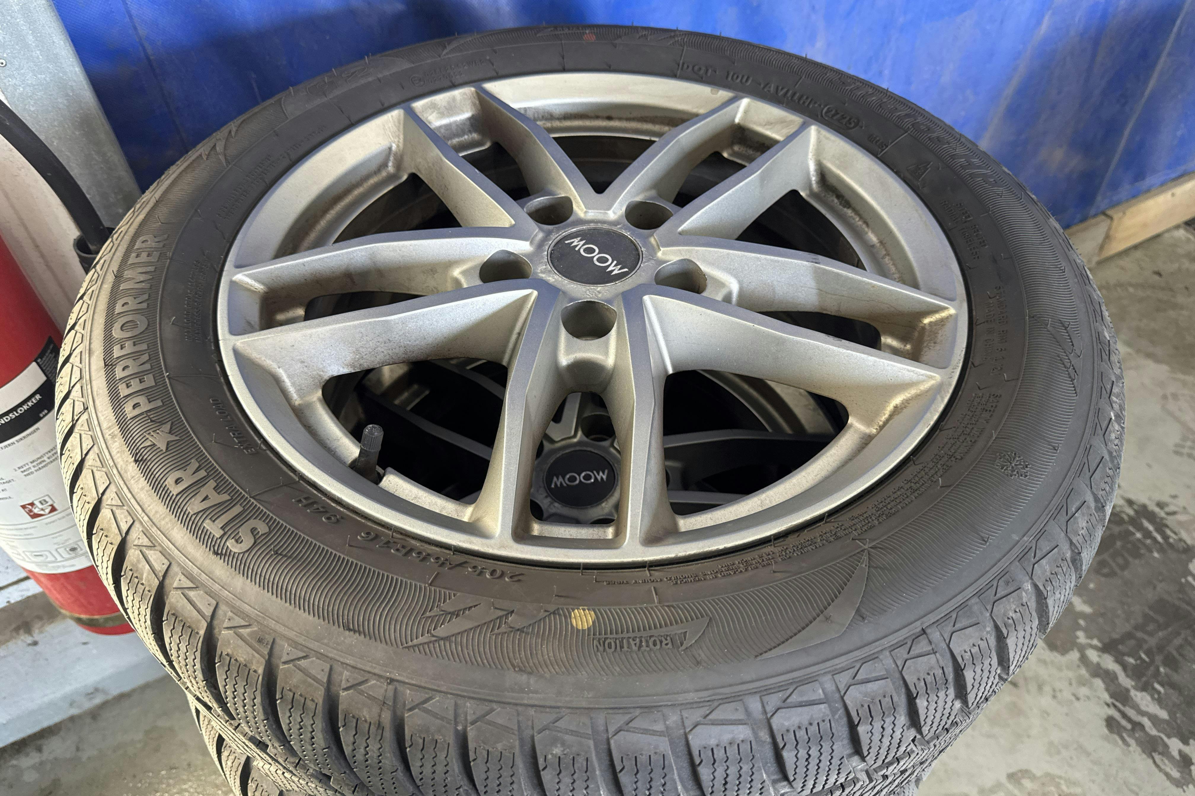 Vehicle Image 14