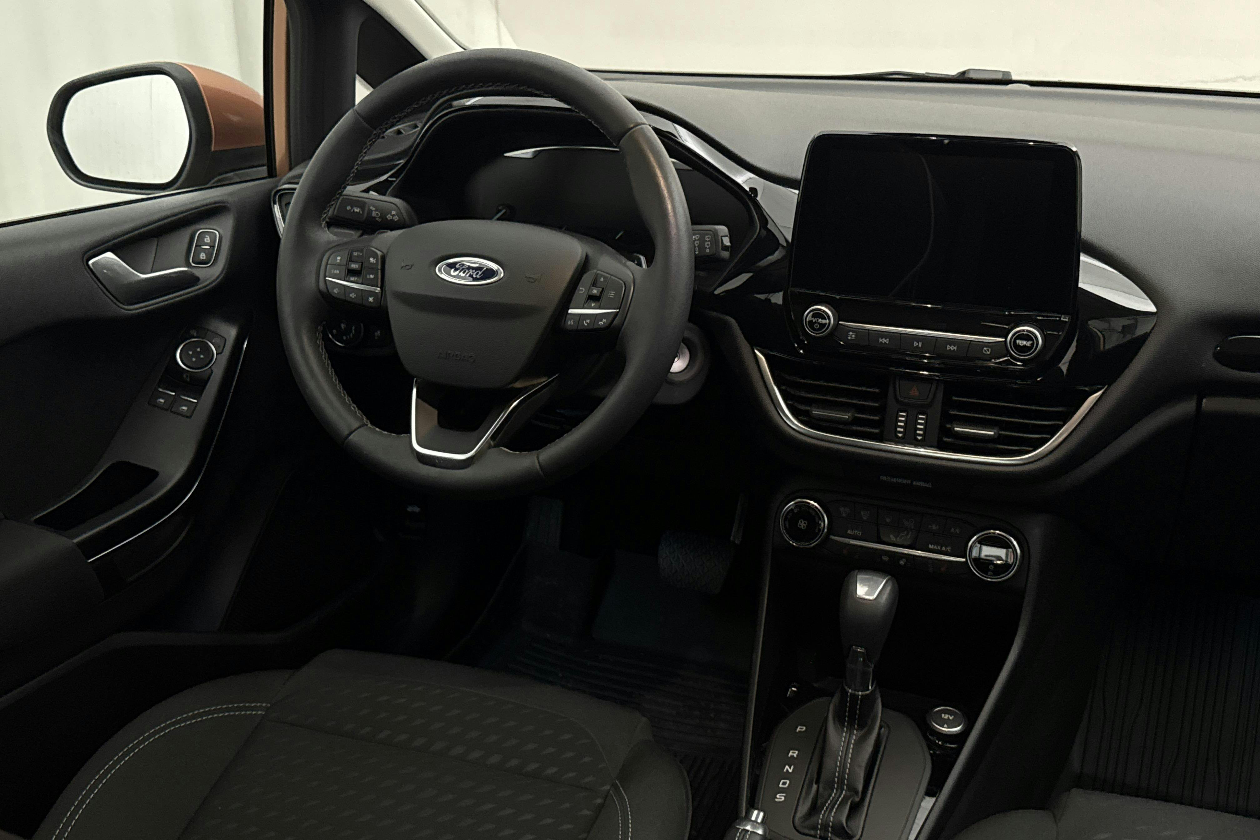 Vehicle Image 14