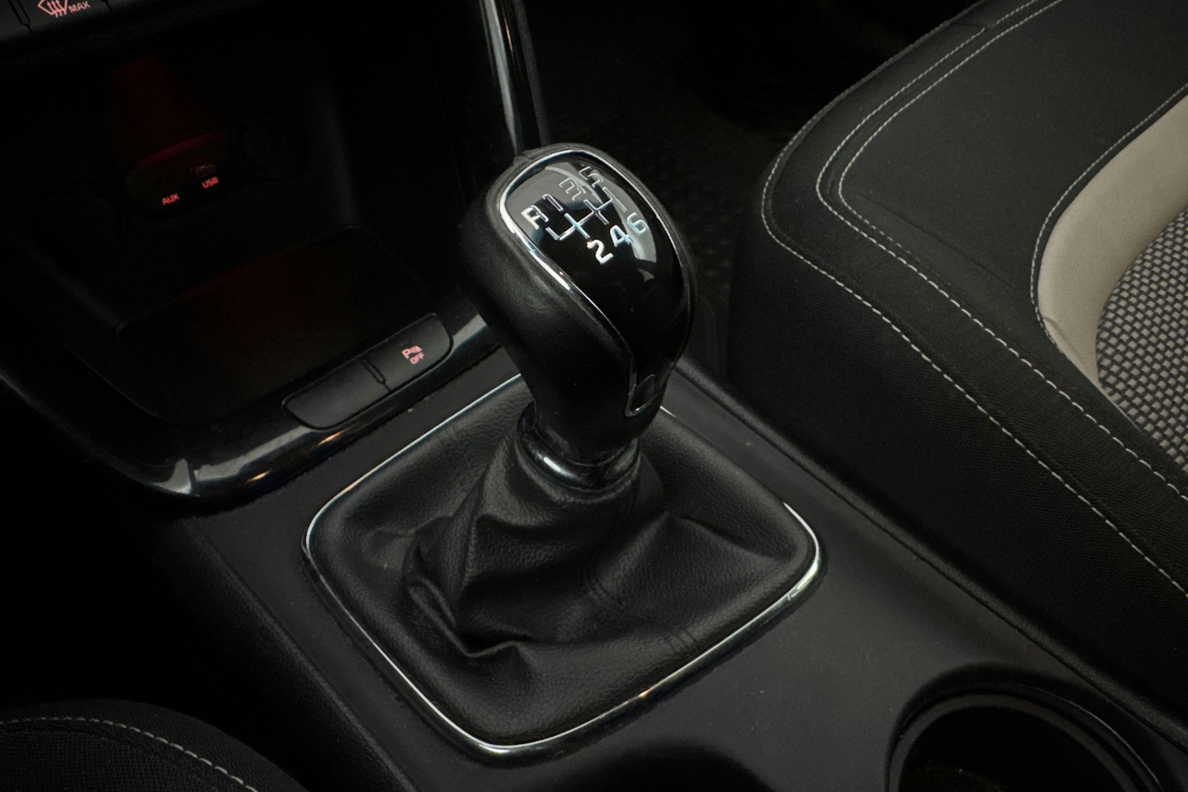 Vehicle Image 13