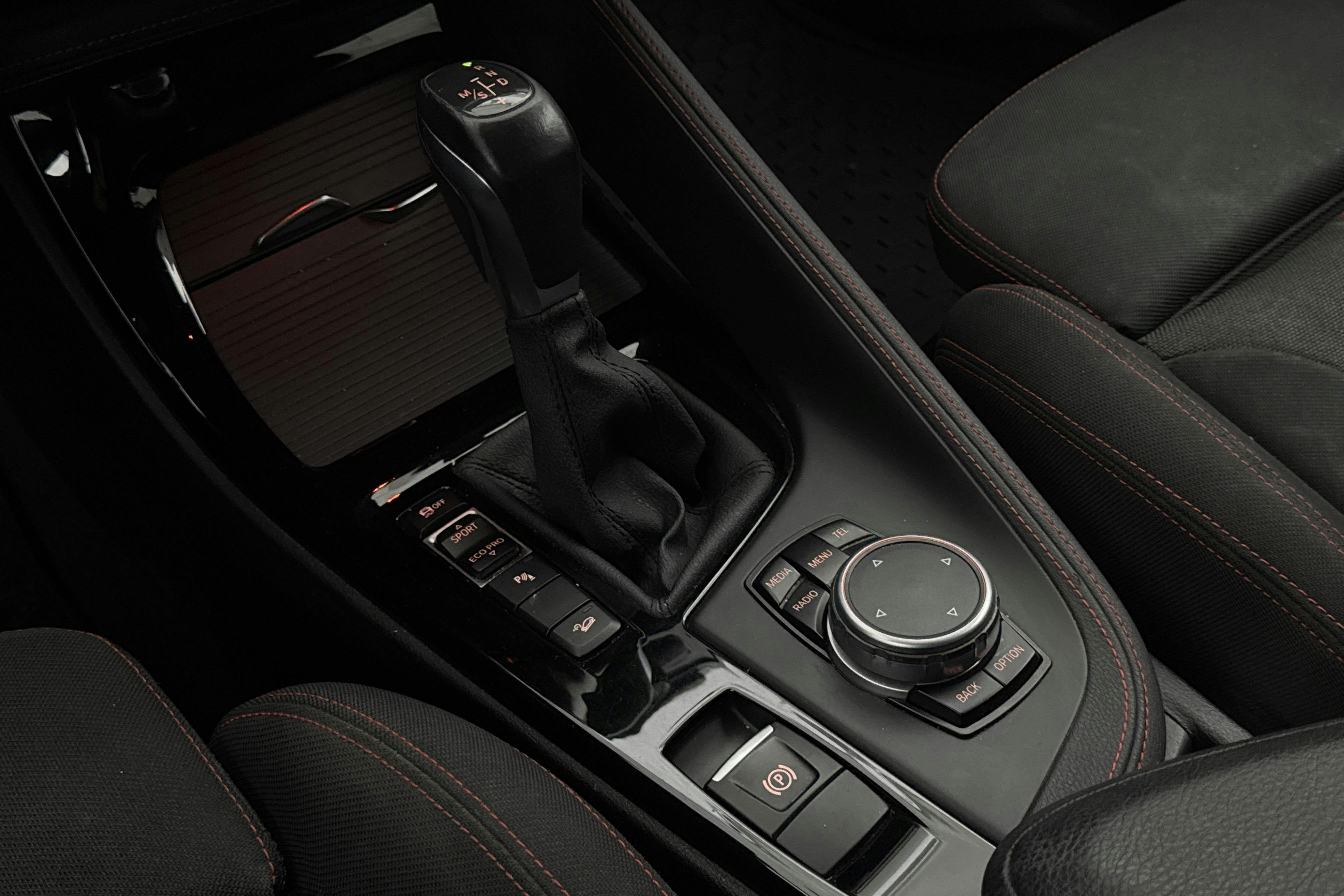 Vehicle Image 14