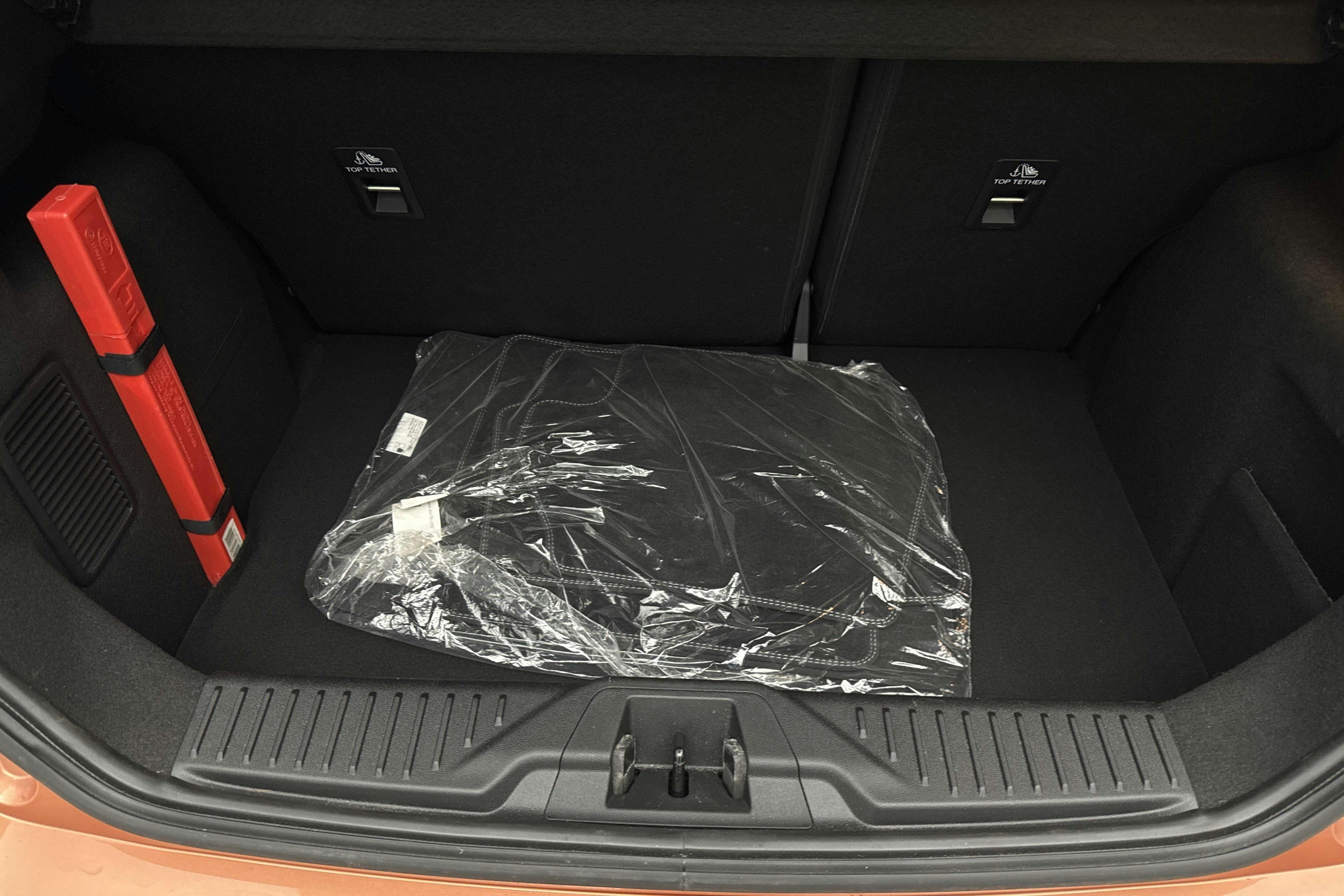Vehicle Image 16
