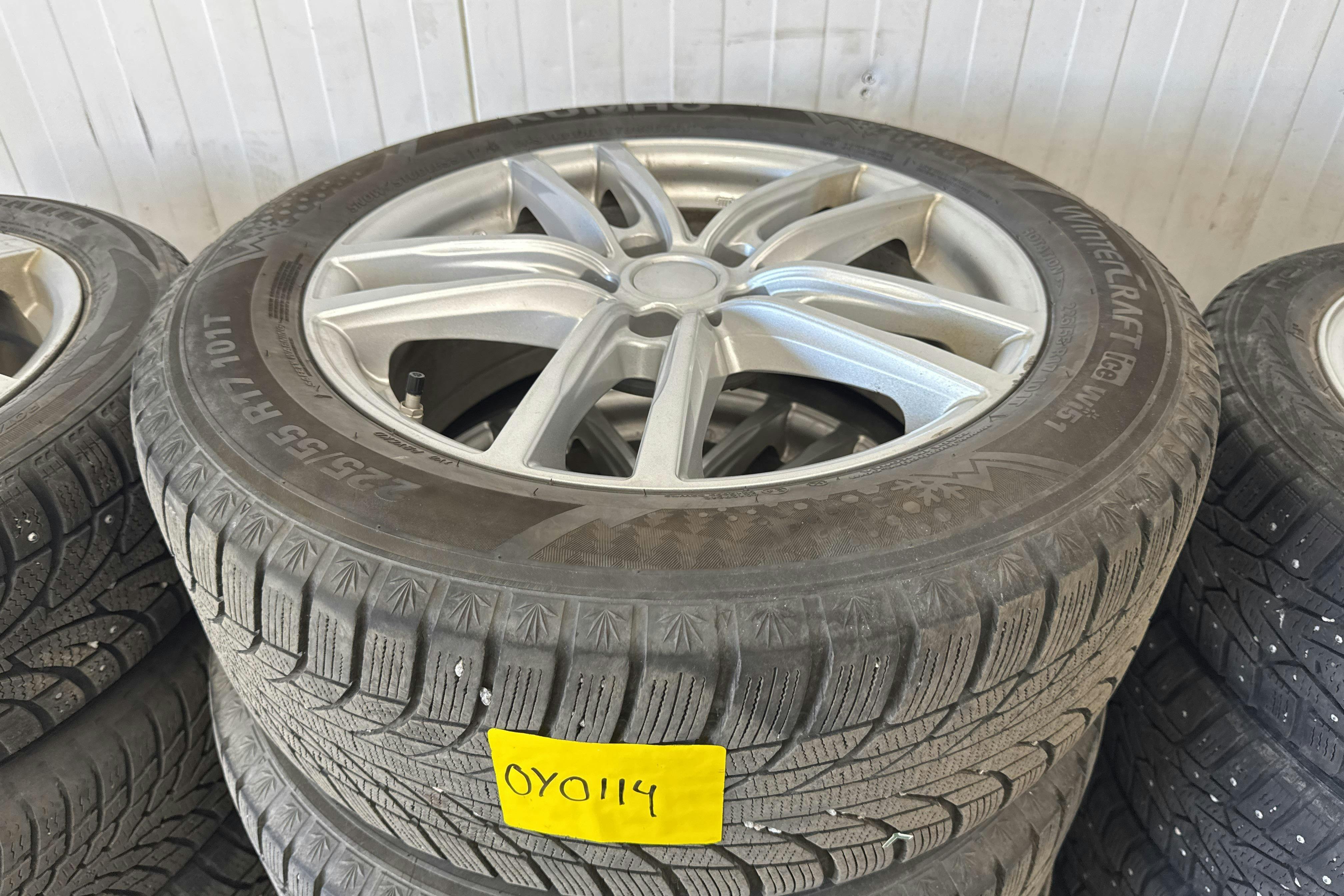 Vehicle Image 15