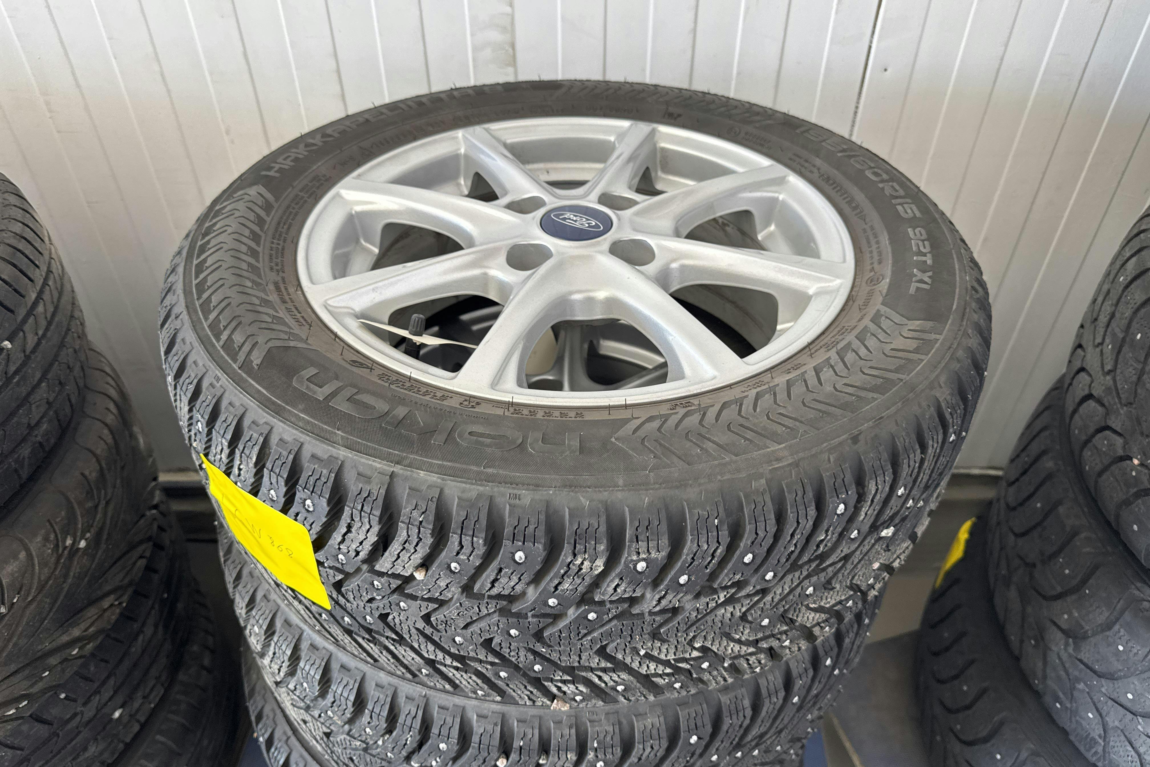 Vehicle Image 17