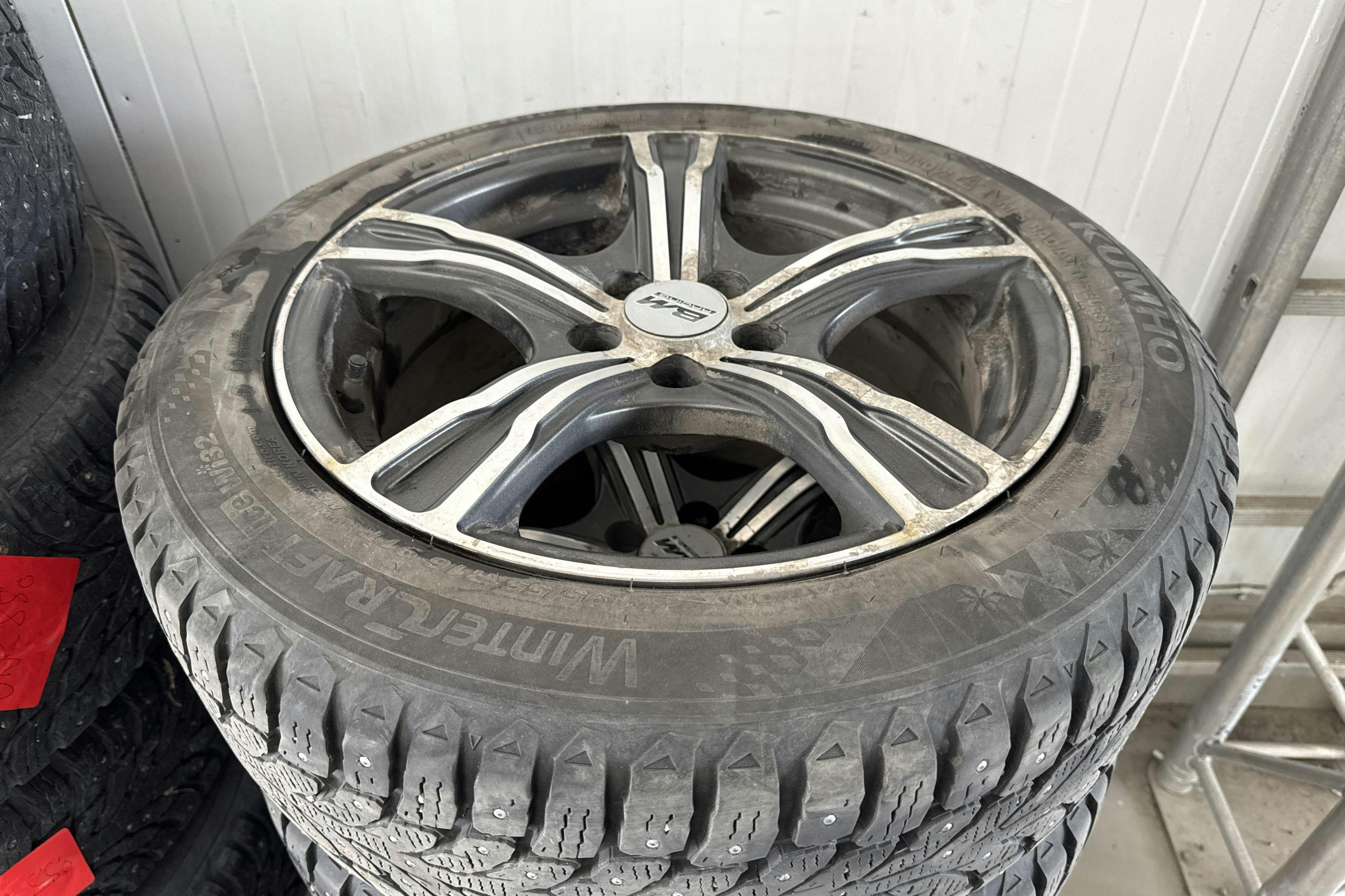 Vehicle Image 14