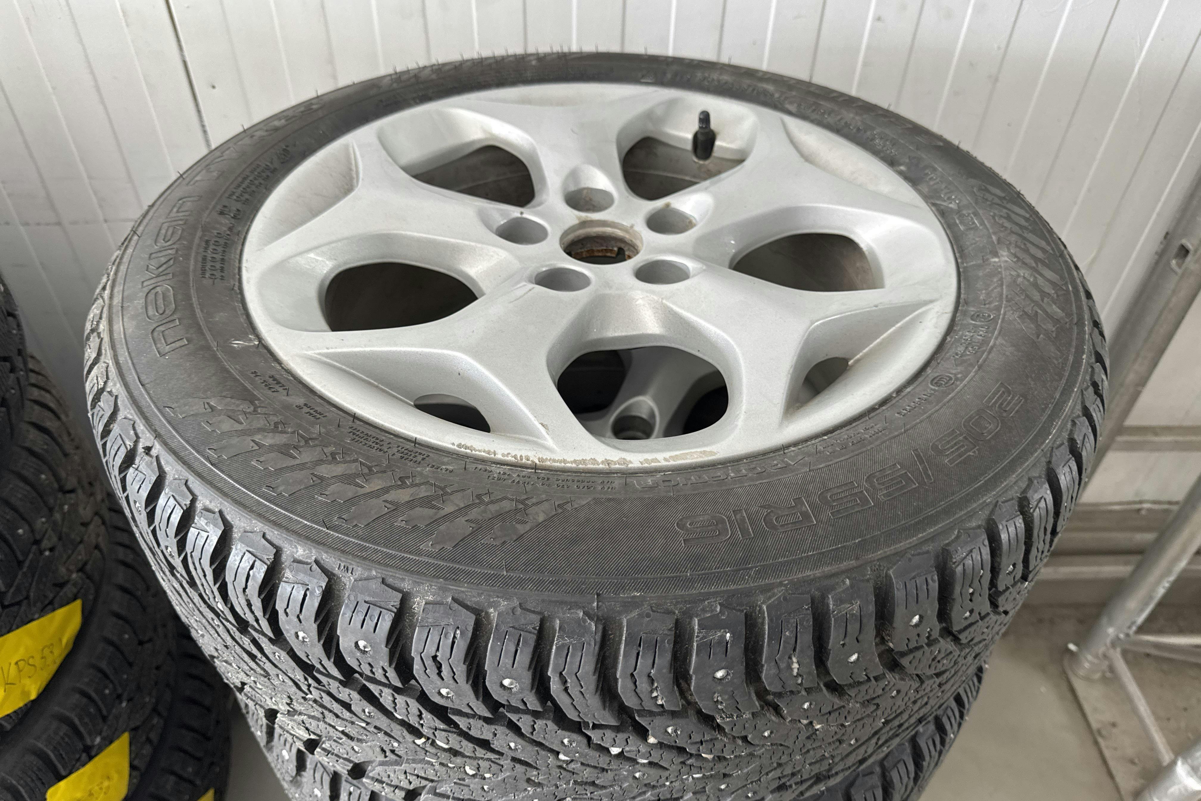 Vehicle Image 15