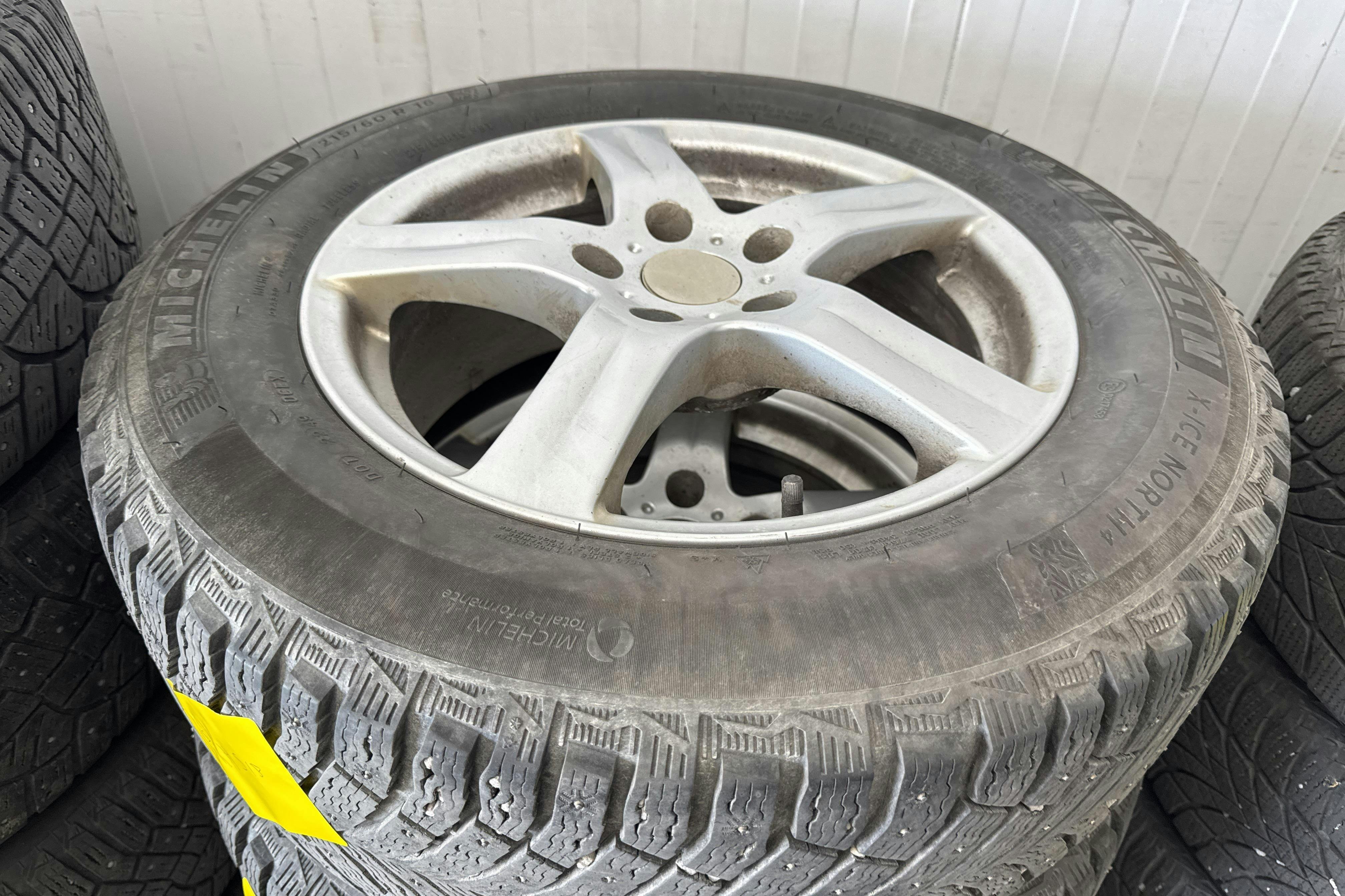 Vehicle Image 16