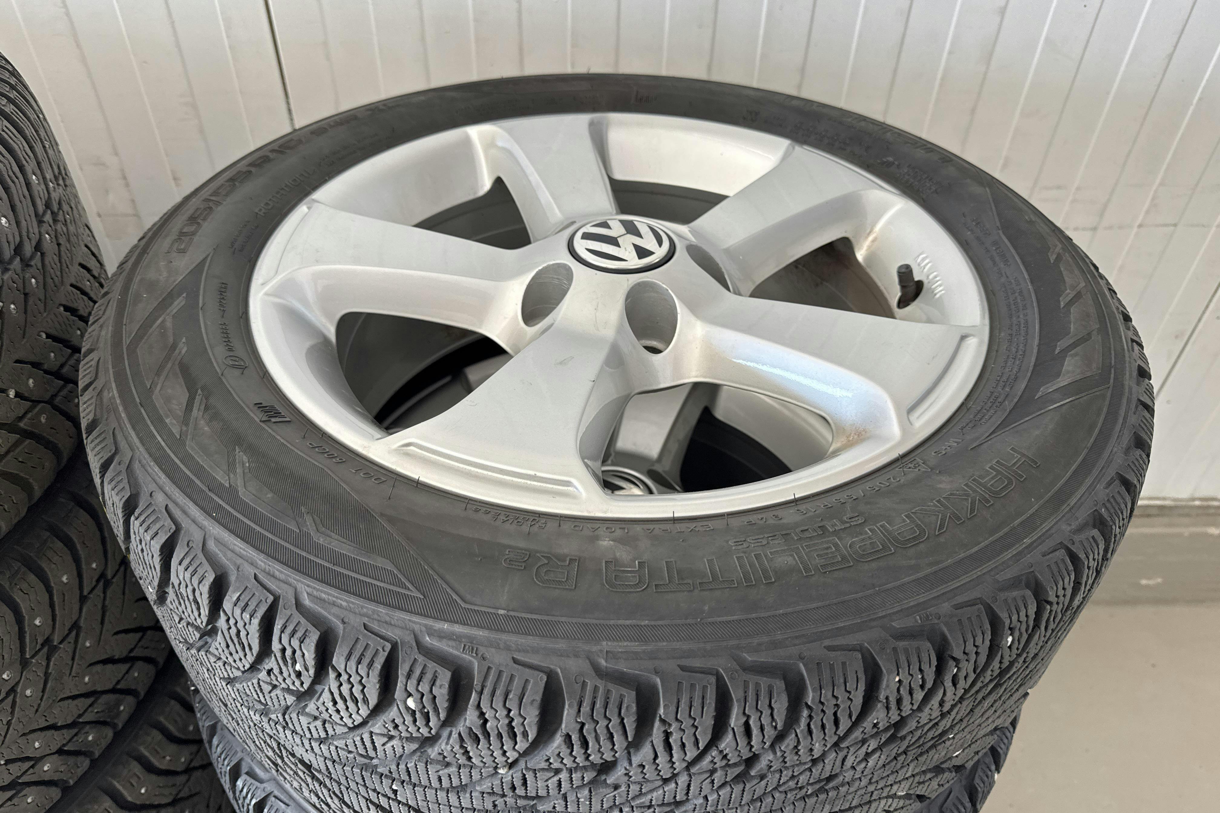 Vehicle Image 16