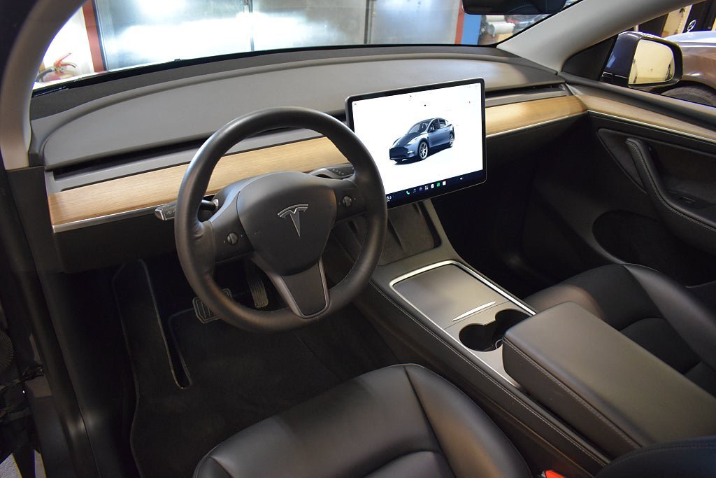 Vehicle Image 7