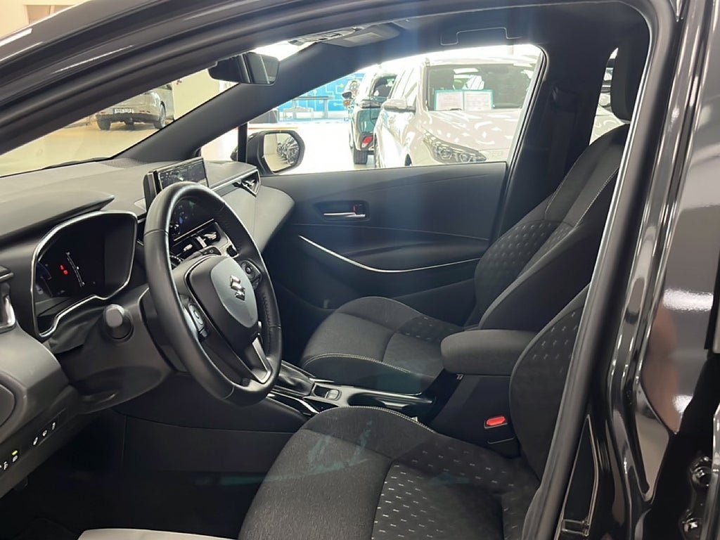 Vehicle Image 8
