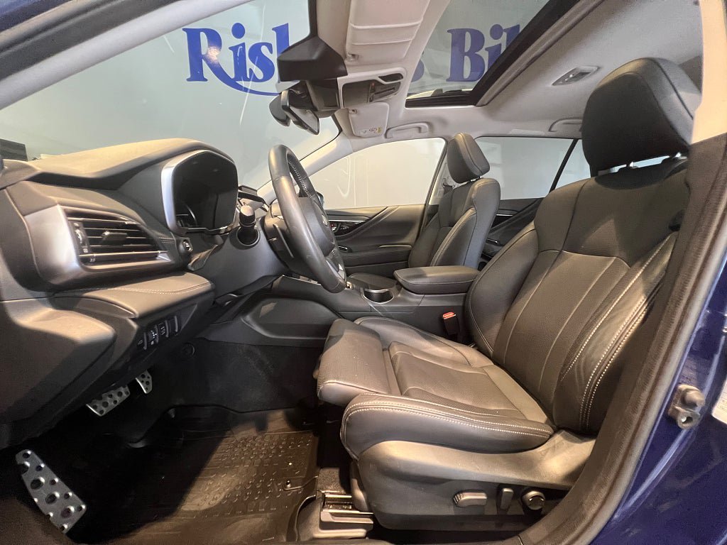Vehicle Image 8