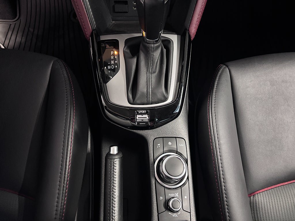 Vehicle Image 14