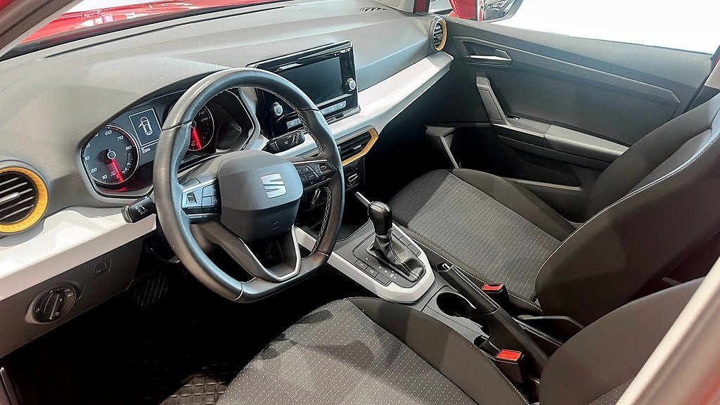 Vehicle Image 10