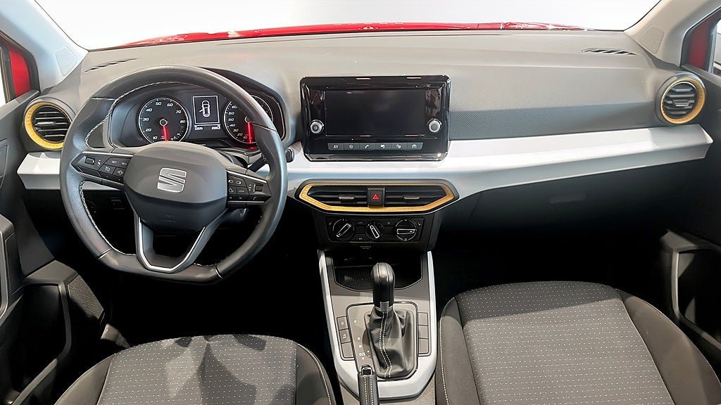 Vehicle Image 12