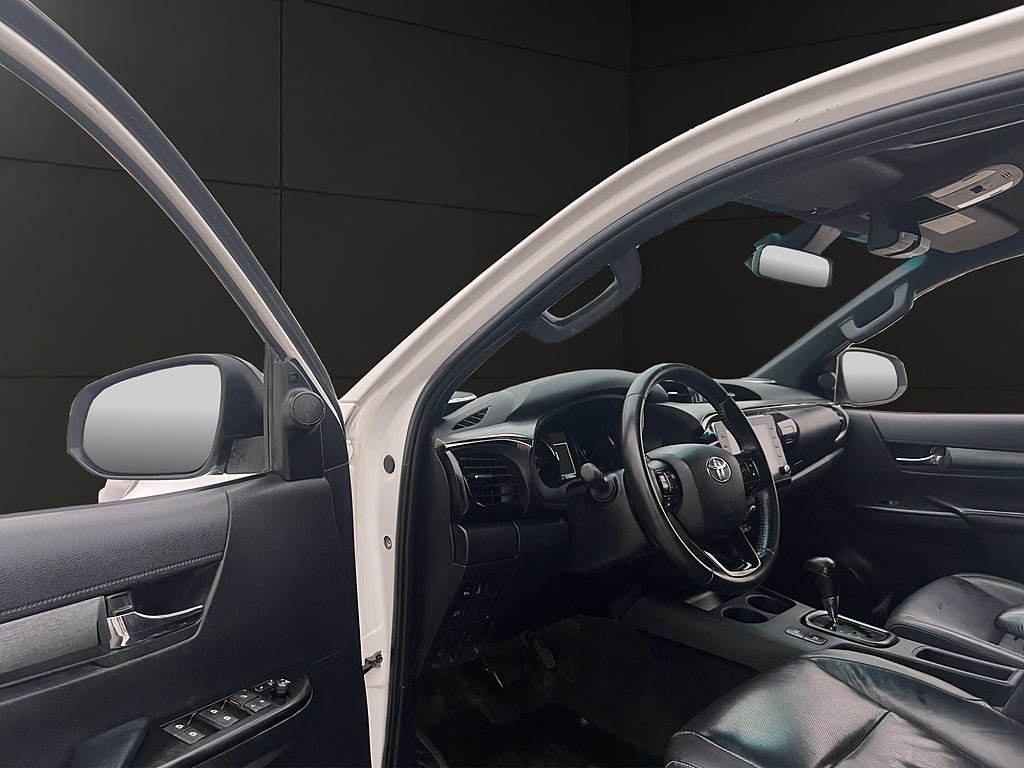 Vehicle Image 14