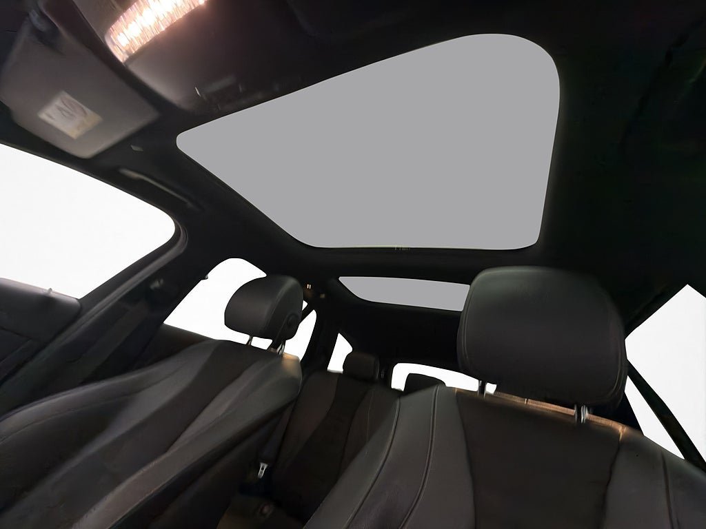 Vehicle Image 33