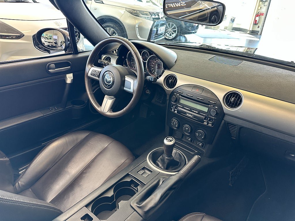 Vehicle Image 12