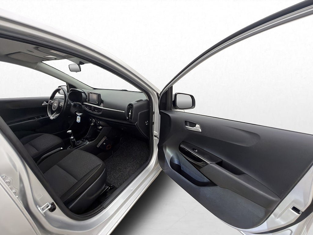 Vehicle Image 12